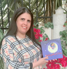 كتاب للكاتبة اليافية عبيدة بلحة ضمن معرض الكتاب في مونتريال بكندا